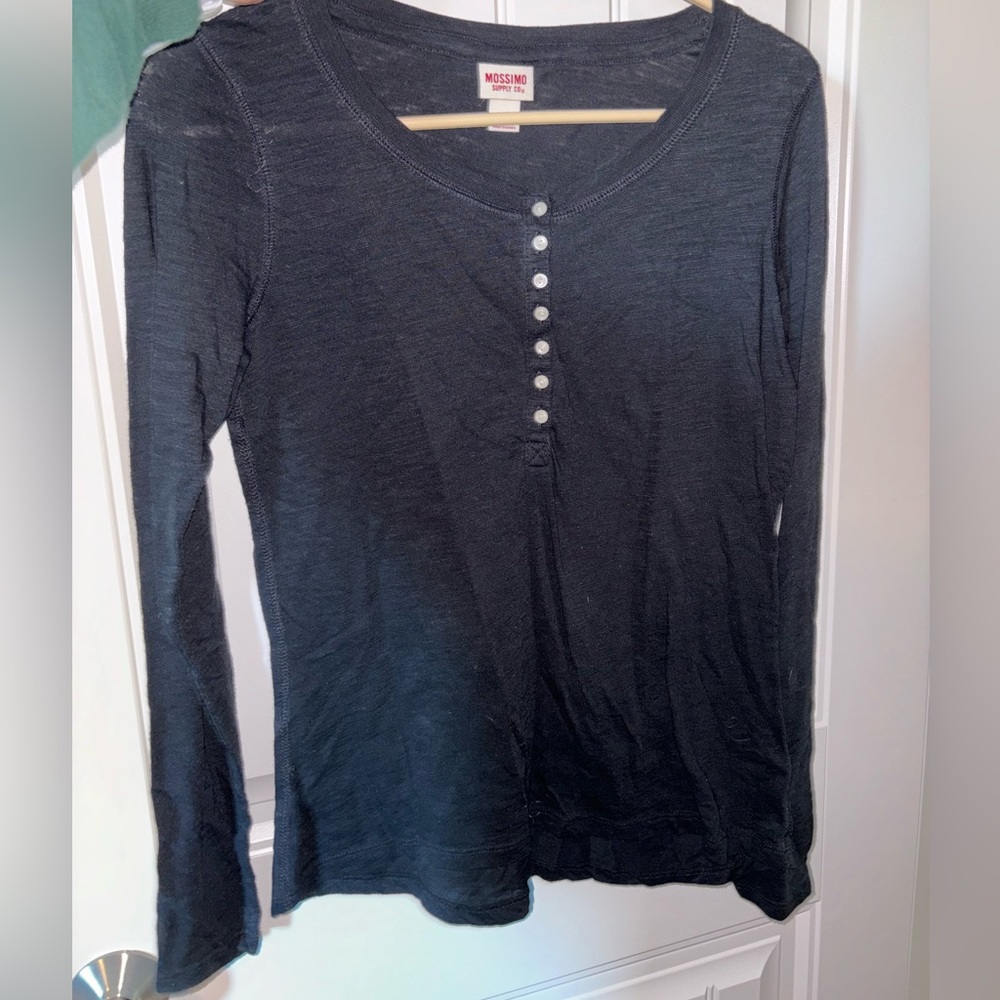Mossimo Women’s Black Long Sleeve with buttons- size medium